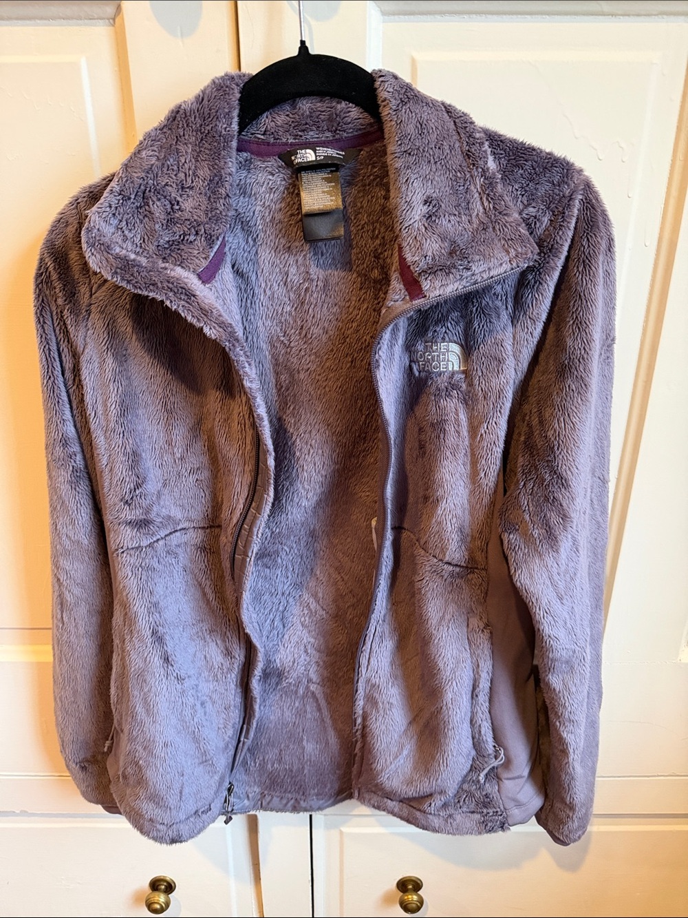 The North Face Women's Plush Teddy Jacket in Lavender Gray